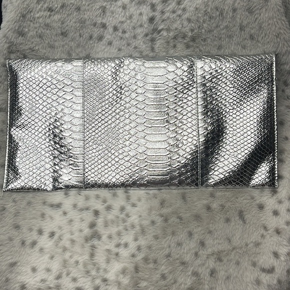 XL Silver Faux Snakeskin Clutch - Picture 2 of 5